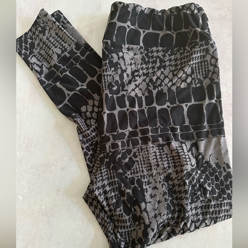 Black Animal Print Leggings